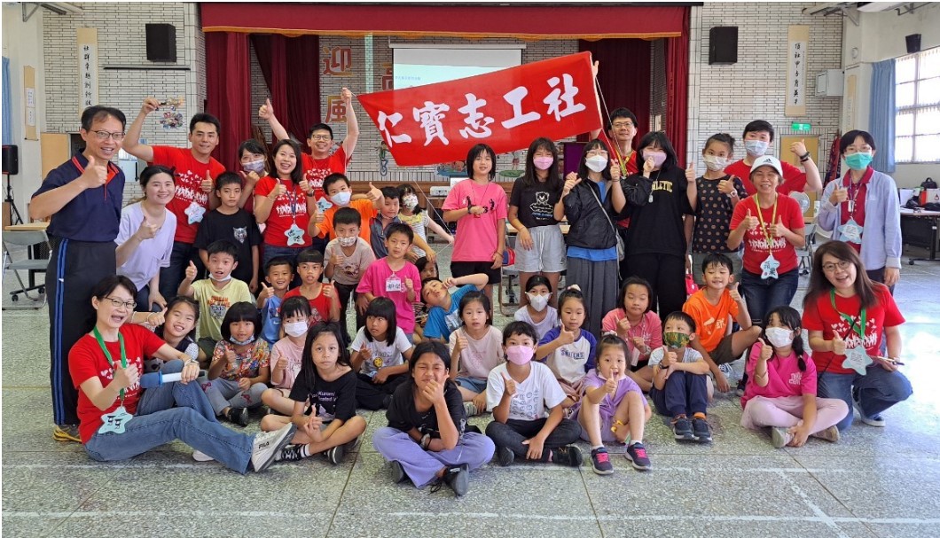 仁寶志工社– 頂社國小社區服務.jpg