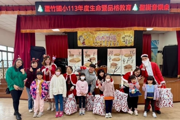 2024仁寶聖誕大哥哥大姐姐送祝福4 .jpg