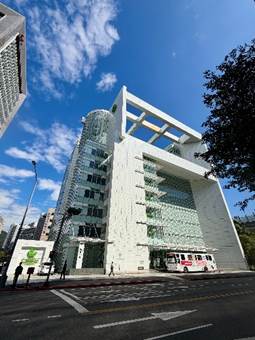 一張含有 戶外, 天空, 雲, 建築 的圖片

AI 產生的內容可能不正確。