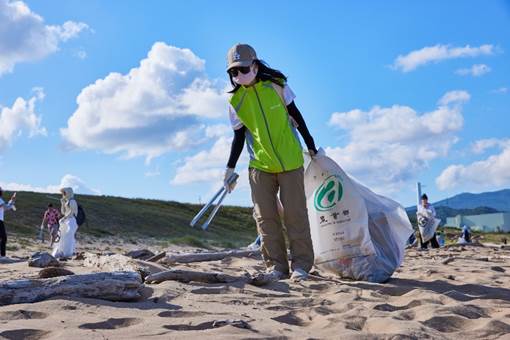 一張含有 戶外, 天空, 雲, 海灘 的圖片
AI 產生的內容可能不正確。