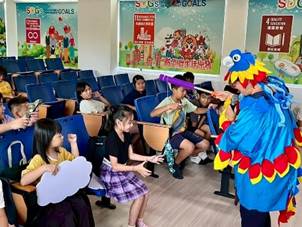 一張含有 服裝, 足部穿著, 人員, 舞蹈 的圖片

AI 產生的內容可能不正確。